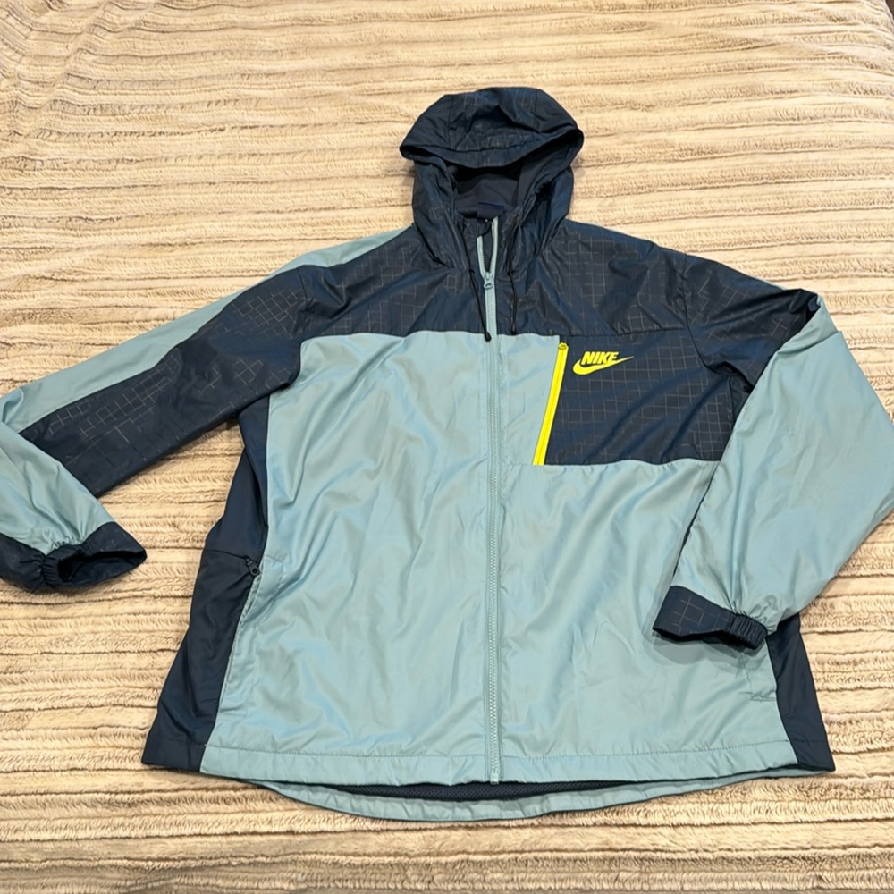 Men’s blue Nike windbreaker